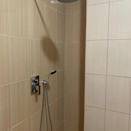 The Beautiful View 아파트 티라나