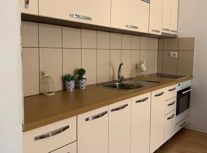 The Beautiful View * 地拉那